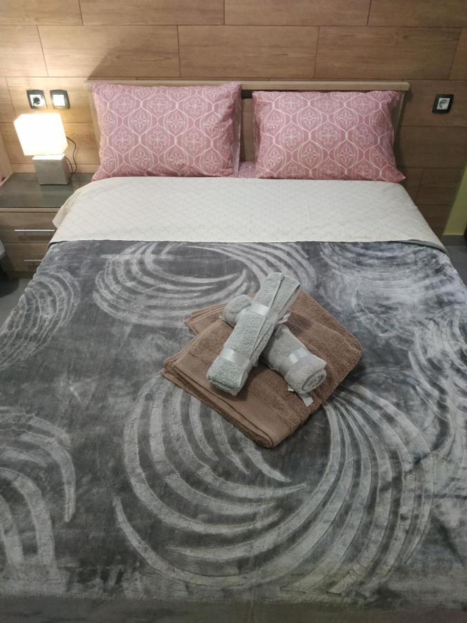 G M 1 Rooms Kentro In The Heart Of The City Yenişehir Dış mekan fotoğraf